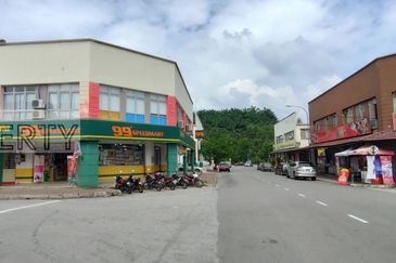 Bukit Beruntung Rawang Adenium Business Park 2 Storey Shop For Sale