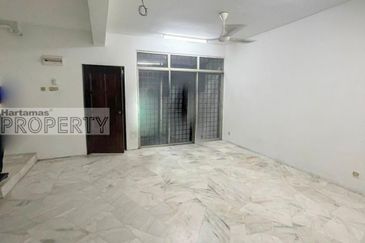 Bukit Beruntung Double Storey House For Sale