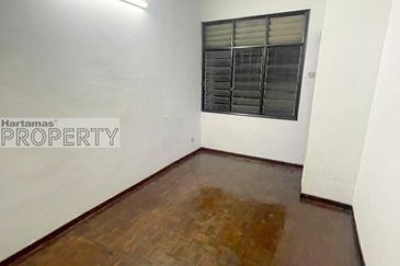 Bukit Beruntung Double Storey House For Sale