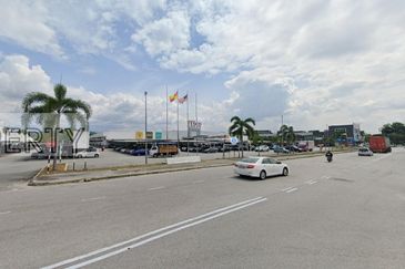 Bukit Beruntung 1st Floor Office For Rent