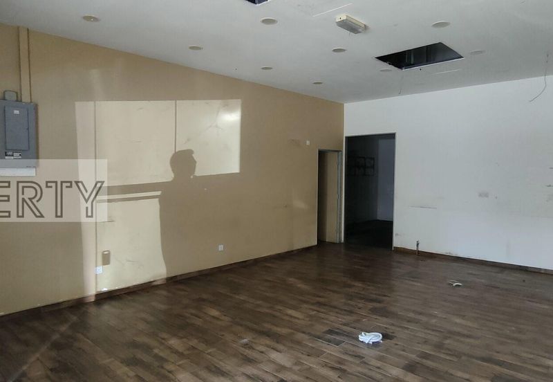 Bukit beruntung Shop For Rent