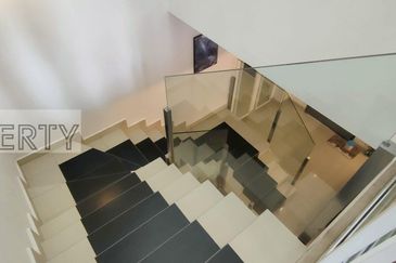 Rawang Kota Emerald Corner House For Sale