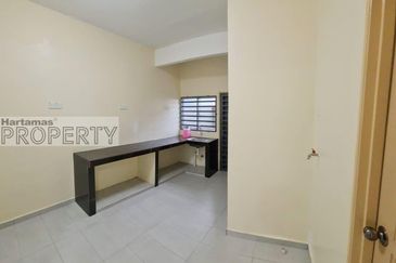 Bukit Beruntung Double Storey House For Rent