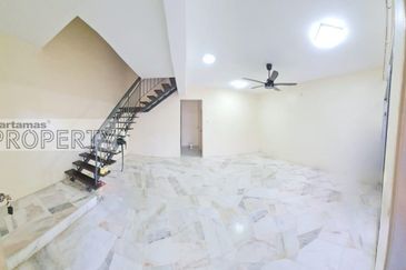 Bukit Beruntung Double Storey House For Rent