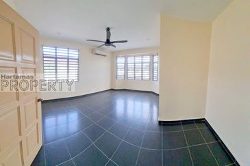 Bukit Beruntung Double Storey House For Rent