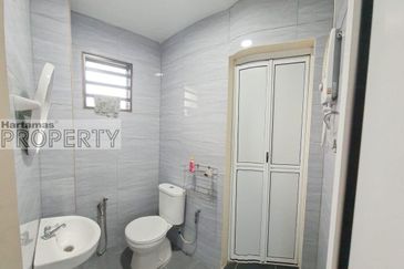 Bukit Beruntung Double Storey House For Rent