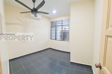 Bukit Beruntung Double Storey House For Rent
