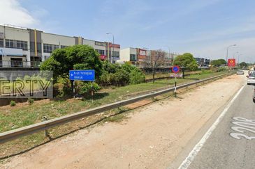 Bukit Beruntung Two Adjoining Shop For sale