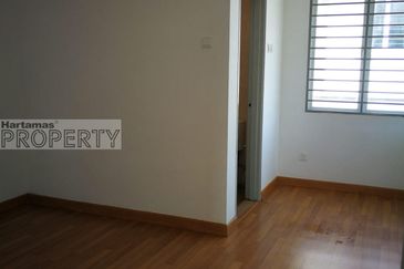 Rawang Bayu Lagenda Corner 2.5 storey house for sale