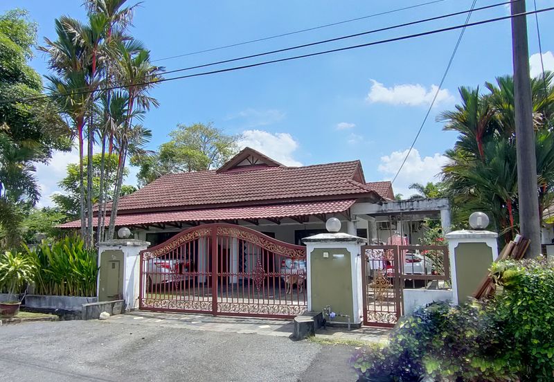 BUKIT BERUNTUNG BUKIT SENTOSA BUNGALOW FOR SALE
