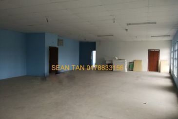 Rawang Mutiara Corner Office to Rent