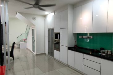 Rawang Anggun 2 Renovated Semi-D For Sale