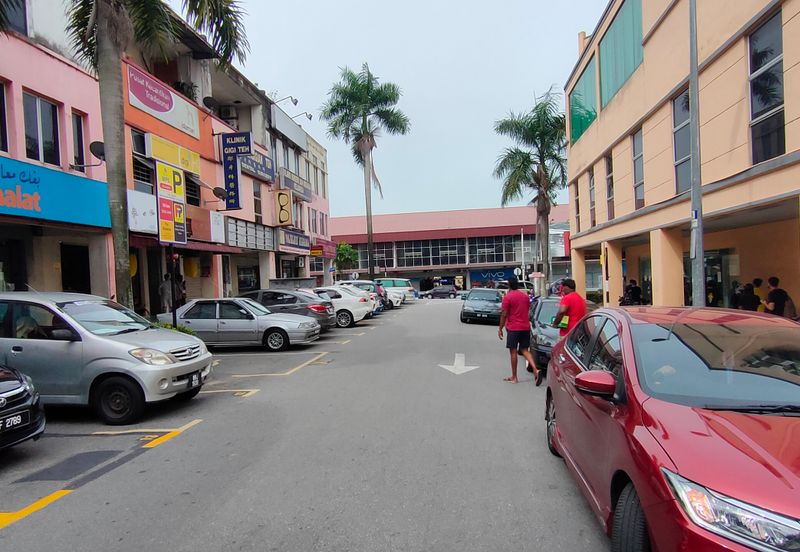 Rawang town ground floor shop for rent