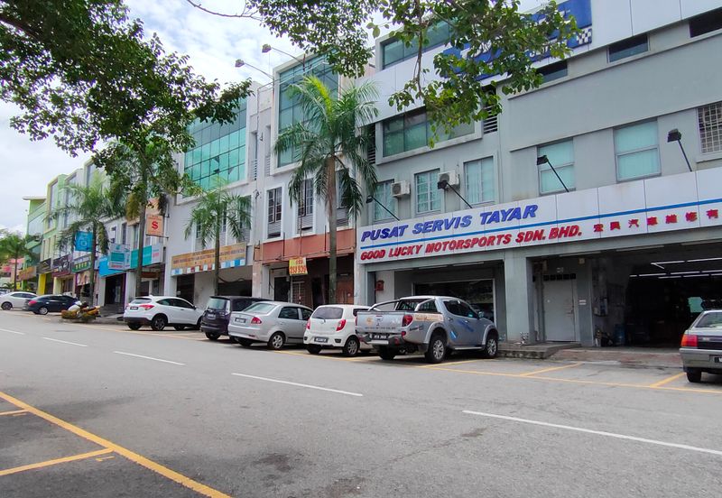 Rawang town ground floor shop for rent