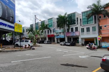 Rawang town ground floor shop for rent