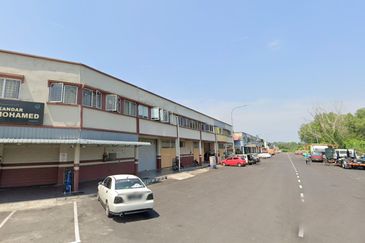 kantan Bukit Beruntung 1.5 sty Factory For Rent