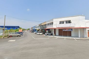 kantan Bukit Beruntung 1.5 sty Factory For Rent