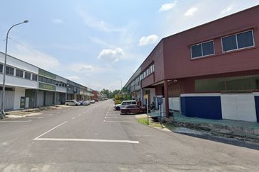 kantan Bukit Beruntung 1.5 sty Factory For Rent