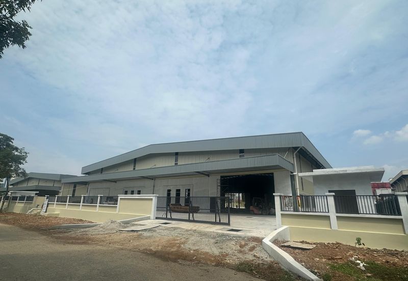 Bukit Beruntung Factory Warehouse For Rent