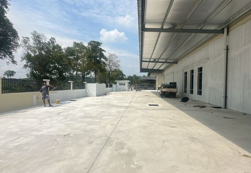 Bukit Beruntung Factory Warehouse For Rent