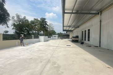 Bukit Beruntung Factory Warehouse For Rent