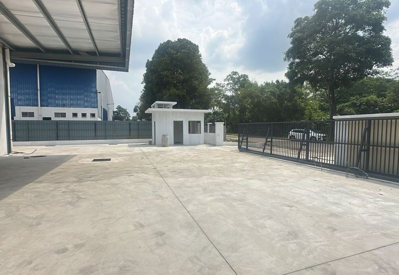 Bukit Beruntung Factory Warehouse For Rent
