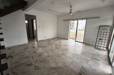 Semarak Bukit Beruntung Corner House For Sales