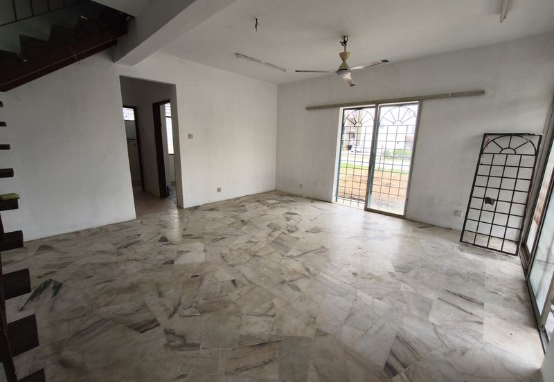 Semarak Bukit Beruntung Corner House For Sales