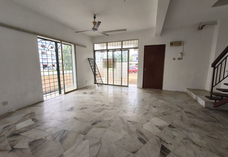 Semarak Bukit Beruntung Corner House For Sales