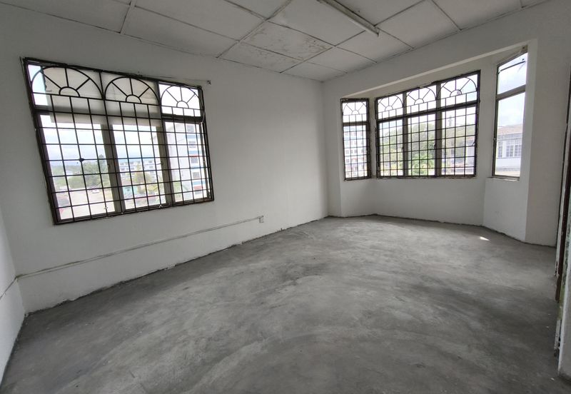 Semarak Bukit Beruntung Corner House For Sales