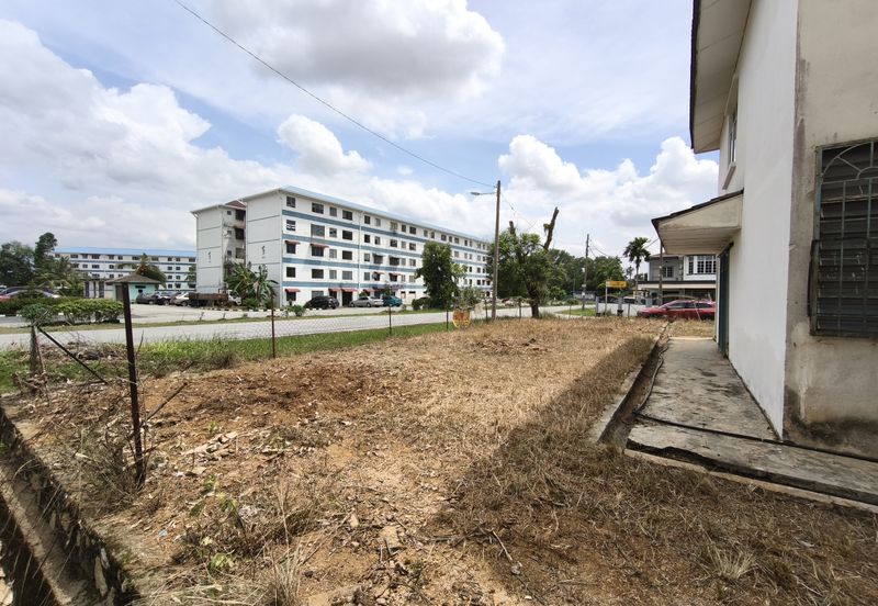 Semarak Bukit Beruntung Corner House For Sales