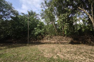 Bukit Beruntung Golf Club Bungalow Land For Sale