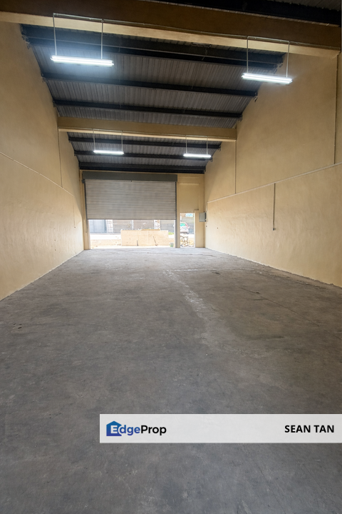 Bukit Beruntung Two Adjoining 1.5 Factory For Rent, Selangor, Rawang