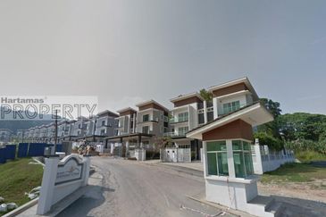 Serendah 2.5 Storey Semi-D For Sale