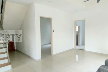 Serendah 2.5 Storey Semi-D For Sale