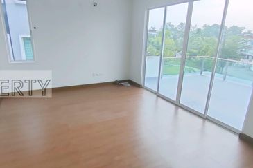 Serendah 2.5 Storey Semi-D For Sale