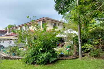 Jalan Anggerik Bukit Sentosa Rawang 2 Sty Corner House For Sale