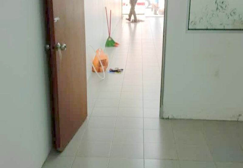 Rawang Pasar Ground Floor Half Portion Shop For Rent