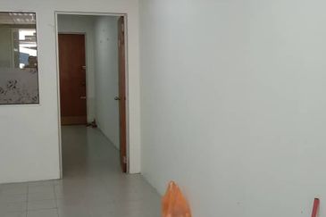 Rawang Pasar Ground Floor Half Portion Shop For Rent