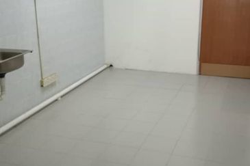 Rawang Pasar Ground Floor Half Portion Shop For Rent