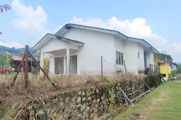 Serendah Single Storey Corner House For Sale