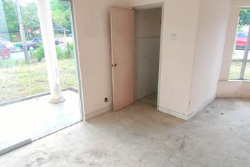 Serendah Single Storey Corner House For Sale