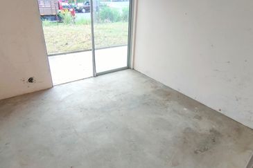 Serendah Single Storey Corner House For Sale