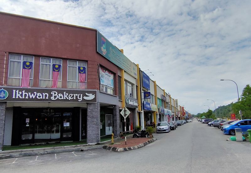 2-Storey Corner Shop at Adenium Business Park For rent