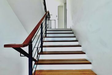 For Sale: Luxurious 3-Storey Bungalow @ Subang Heights East - Freehold!