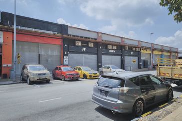 For Rent: Light Industrial Factory in Prime Senawang Location