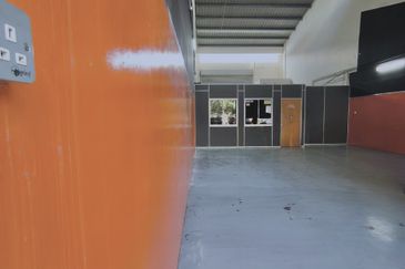 For Rent: Light Industrial Factory in Prime Senawang Location