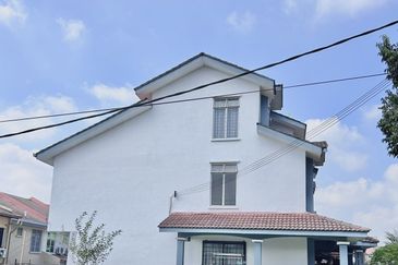 Spacious 2.5-Storey Corner Terrace for Sale in Saujana Damansara