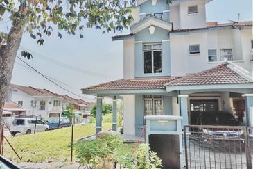 Spacious 2.5-Storey Corner Terrace for Sale in Saujana Damansara