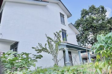 Spacious 2.5-Storey Corner Terrace for Sale in Saujana Damansara